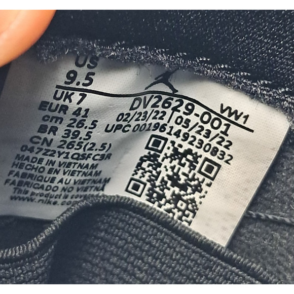 Size 9.5W | 8M - Jordan 11 CMFT Low Silver Toe (Women's) - DV2629-001 - Picture 8 of 9